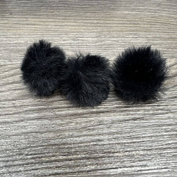 JOSTART Wireless Lavalier Microphone for iPhone Plug-Play with Charging Case - Picture 3 of 6